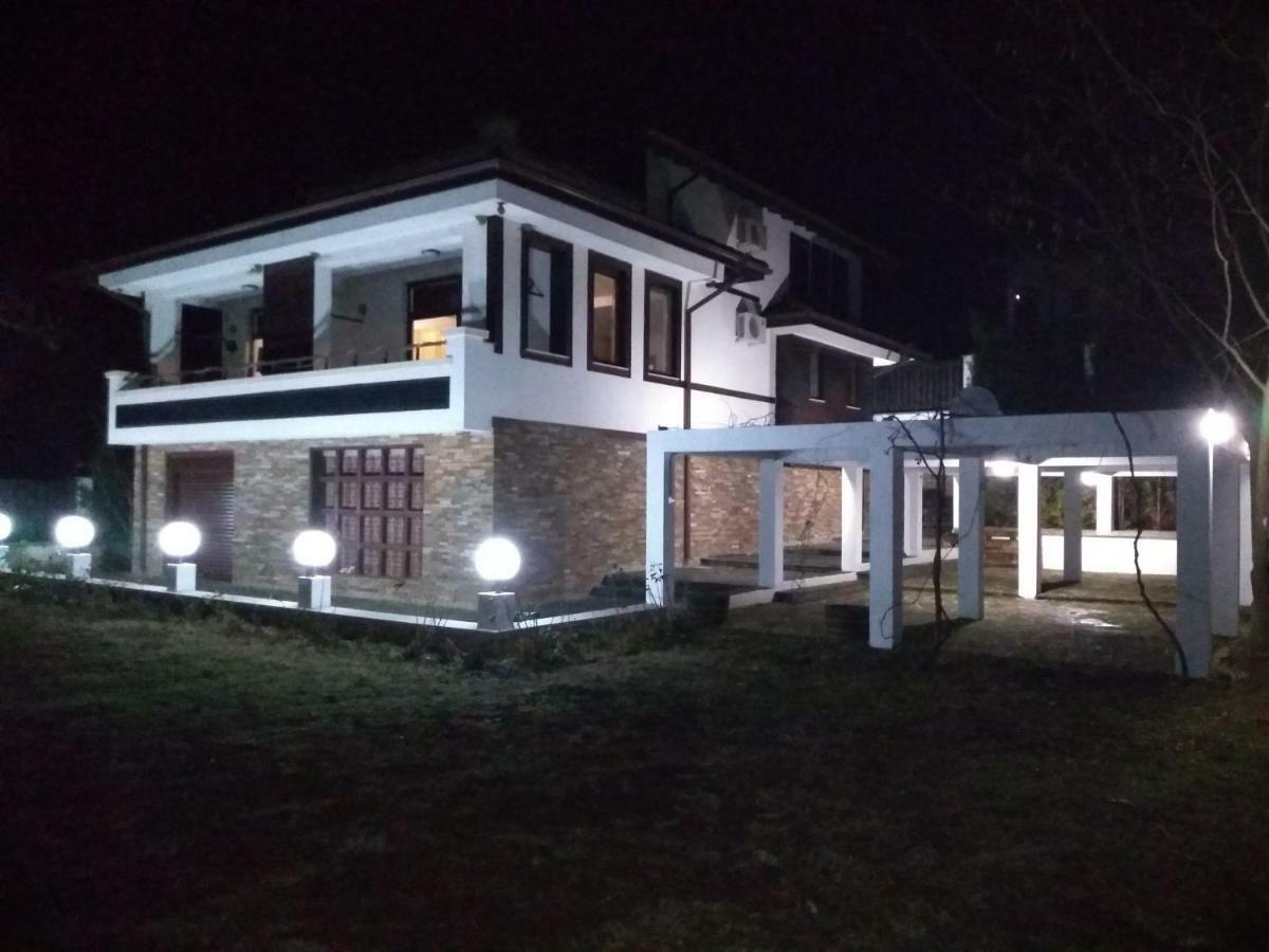 Къща За Гости "Мечта" Lyutibrod Exteriér fotografie