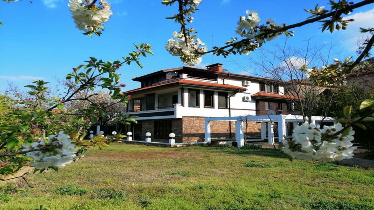 Къща За Гости "Мечта" Lyutibrod Exteriér fotografie