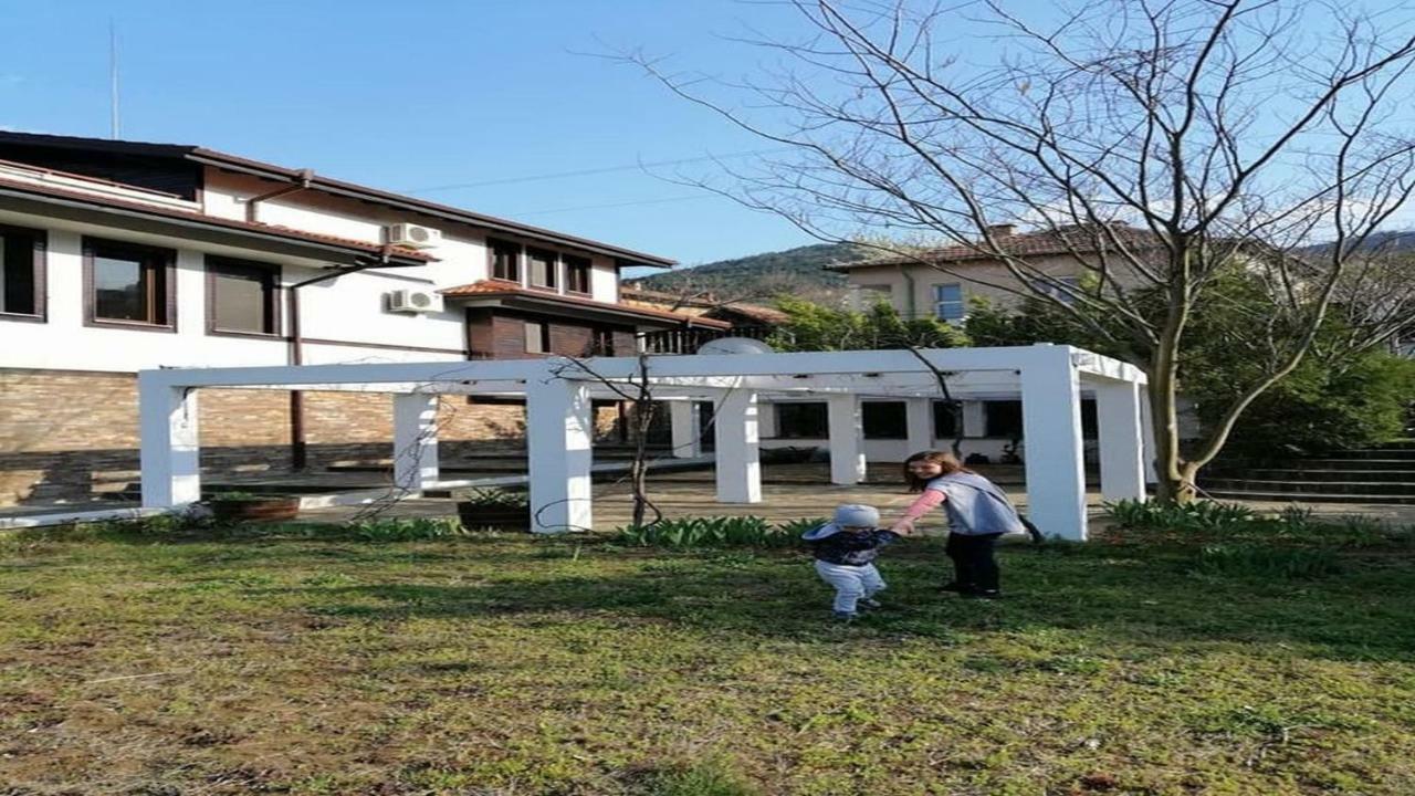 Къща За Гости "Мечта" Lyutibrod Exteriér fotografie